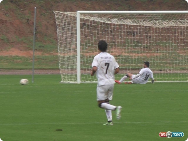 אפי אלון מציל מהקו (שקד מורג)